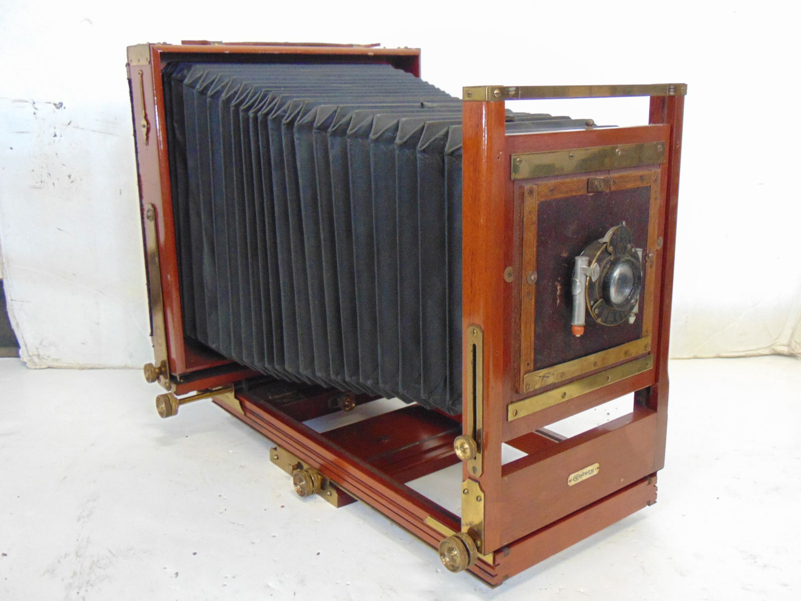 Vintage wood and leather studio camera by Century Camera Co, Rochester, New York, Patend July 16 (1 of 11)