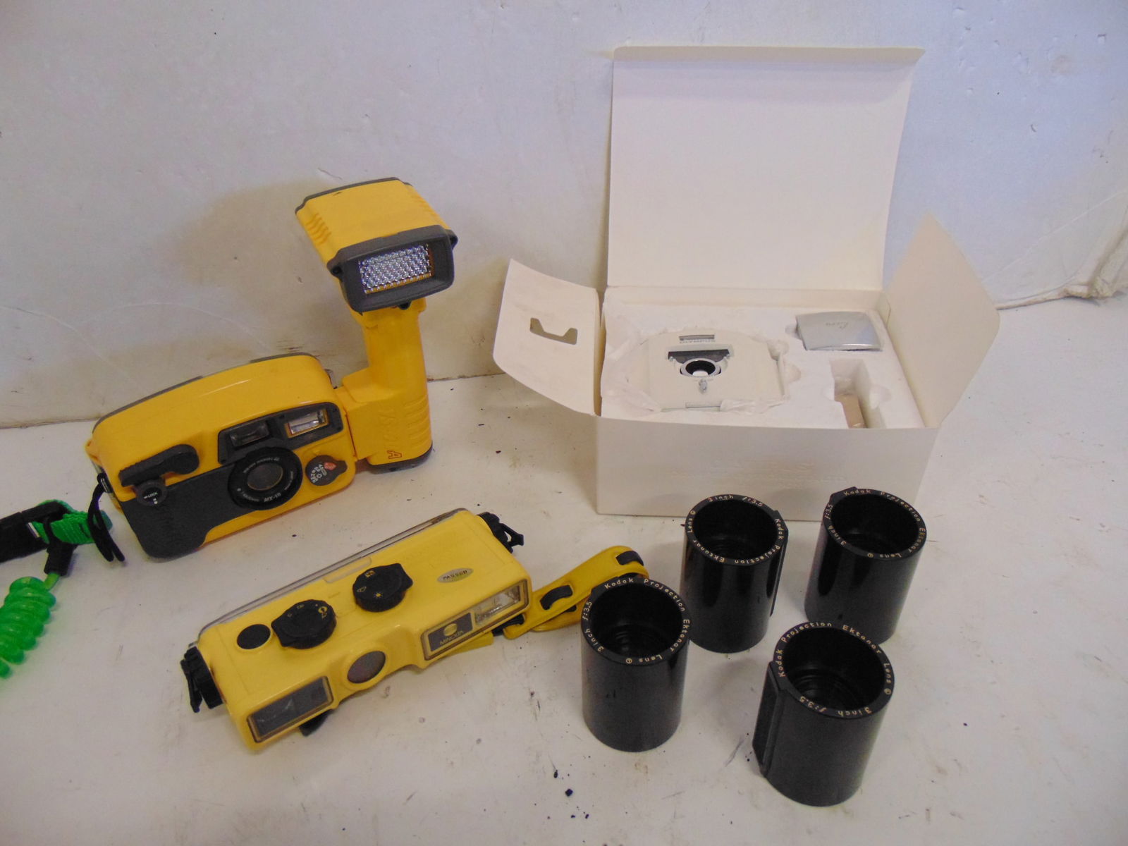 Camera lot, Sea & Sea underwater camera with flash; Minolta Weathermatic camera, Olympus Ecru 35mm (1 of 10)