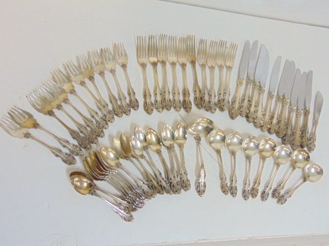 Set Reed & Barton sterling silver flatware, El Greco pattern, 73.5 troy plus 11 knives , ladle, 7 (1 of 6)