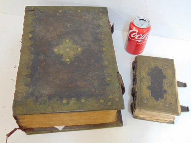 Two early leather bound bibles, Gustav II bible, 1618 with original leather, brass bound bindings & (1 of 10)