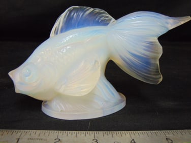 opalescent art glass goldfish, signed Sabino, Paris, 7" long, 2.75" wide, height is 3 3/8", minor