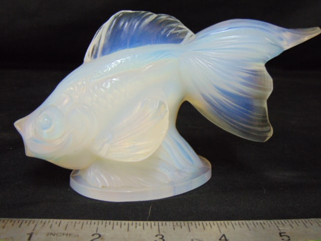 opalescent art glass goldfish, signed Sabino, Paris, 7" long, 2.75" wide, height is 3 3/8", minor: opalescent art glass goldfish, signed Sabino, Paris, 7" long, 2.75" wide, height is 3 3/8", minor flea bite bottom rim, otherwise in good condition.