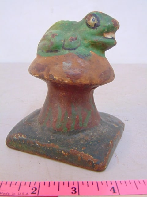 Rare frog doorstop, old paint, 3.5" by 3.25" base, height is 4.5" (1 of 3)