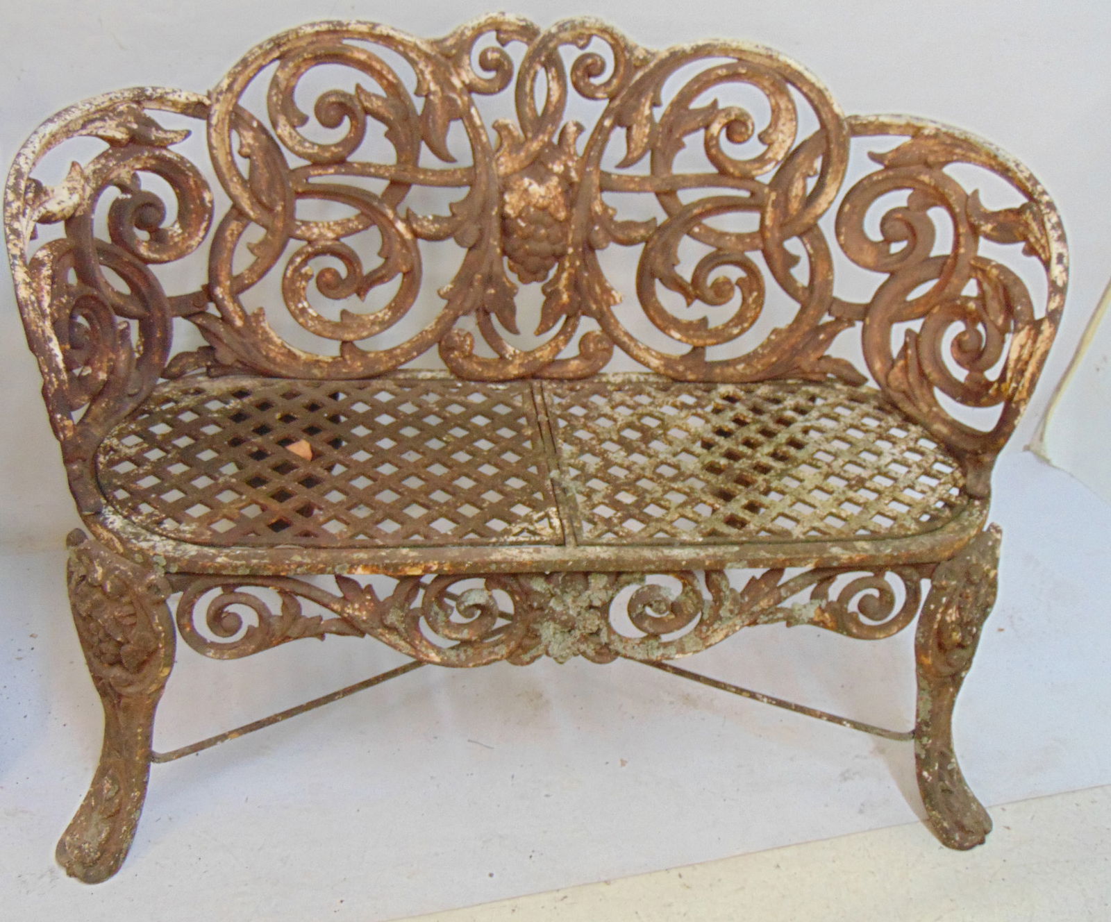 Victorian cast iron bench, back of bench is in pieces, needs to be restored, bench is 37" wide. (1 of 5)