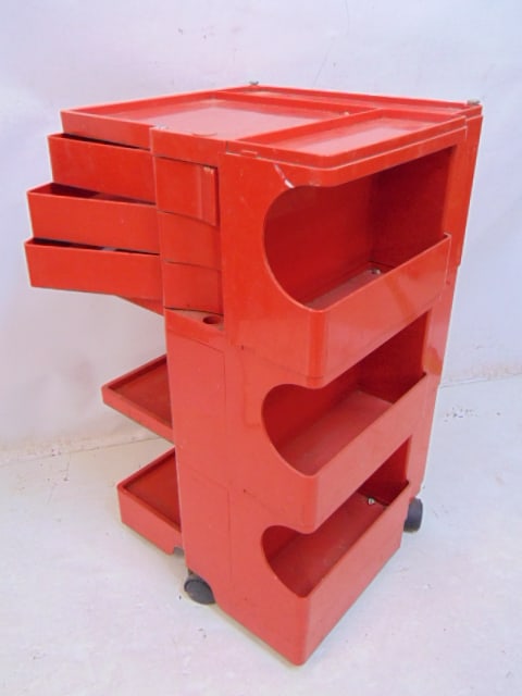 Bobby Cart by Joe Colombo, 1970s, in red, used condition, some scratches, needs a cleaning.: Bobby Cart by Joe Colombo, 1970s, in red, used condition, some scratches, needs a cleaning.