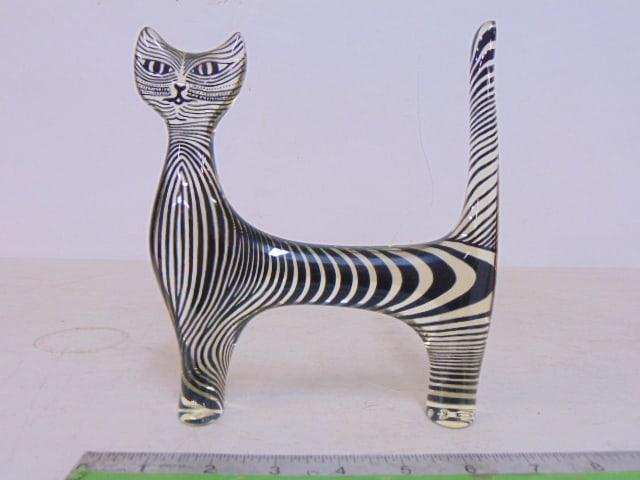 Lucite or composite cat figure, 1960's, Abraham Palatnik, Brazil, 6.75" wide, 7.5" tall.: Lucite or composite cat figure, 1960's, Abraham Palatnik, Brazil, 6.75" wide, 7.5" tall.