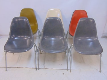 Lot of 6 Herman Miller fiberglass chairs, two with covers, different colors