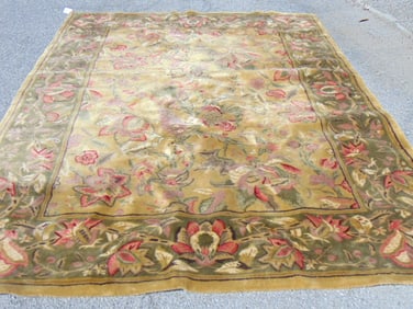 Kaleen room size carpet, New Zealand Wool, 10'10" by 7'9", in green colors