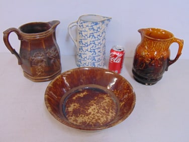 3 pitchers & bowl, blue & white spongeware pitcher, Bennington pitcher with decoration, Horton & Son