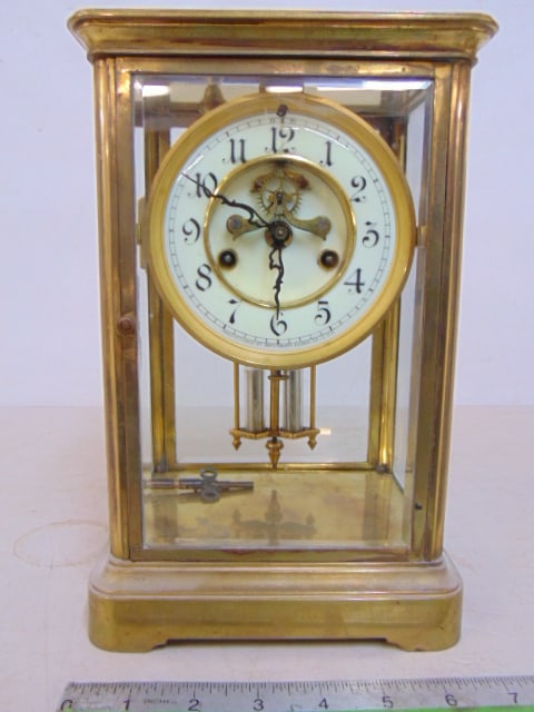 Crystal regulator with faux mercury filled weight, by Waterbury, 6.75" by 5.25, height is 10.5",: Crystal regulator with faux mercury filled weight, by Waterbury, 6.75" by 5.25, height is 10.5", with key