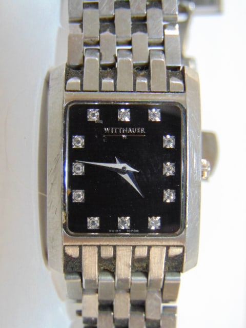 Jewelry. Wittnauer stainless wristwatch w/ diamond or Sapphire crystals? estate found no statement: Jewelry. Wittnauer stainless wristwatch w/ diamond or Sapphire crystals? estate found no statement given as to the working condition of this watch.