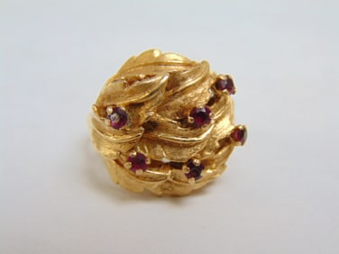 Jewelry. Vintage 18kt brush gold & 6 red gemstones set individually with four prongs 10.85 grams,