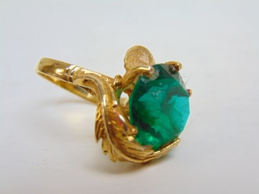 Jewelry. Vintage 14kt gold ring with green stone/glass, tested 14k, 6 grams, size 7, scratches &