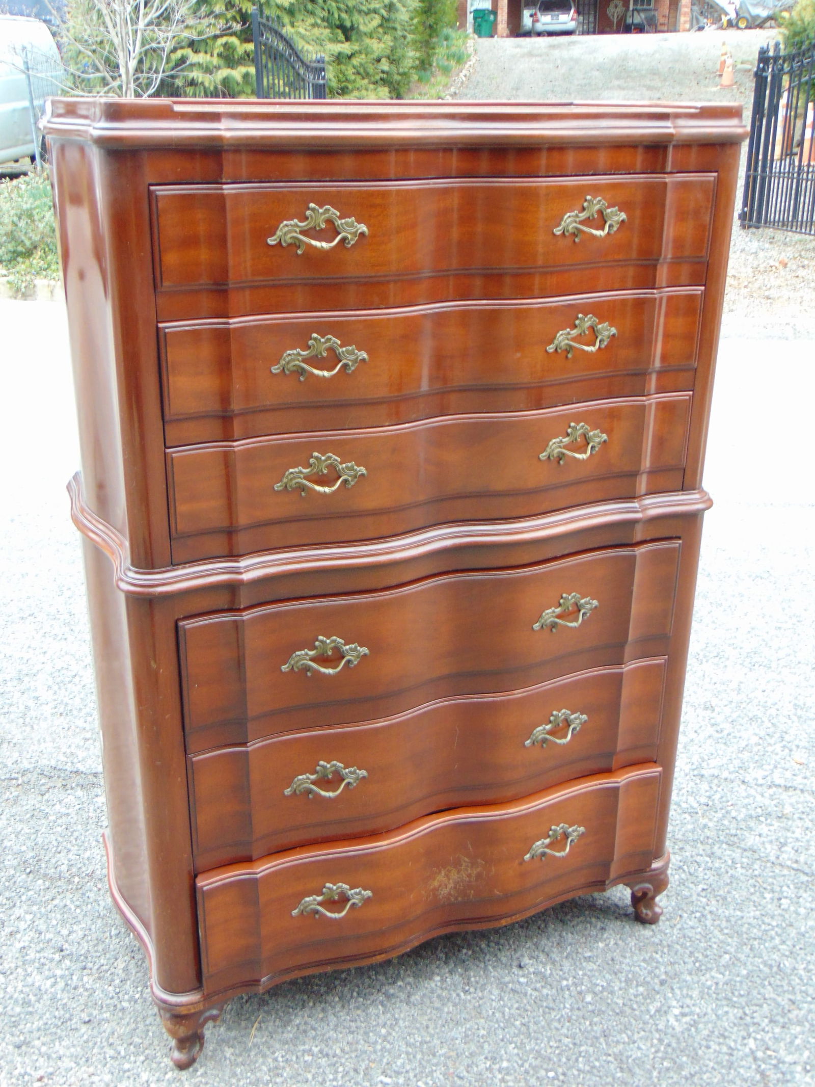 Mahogany John Widdicomb serpentine front tall chest ,6 drawers, some scratches to bottom draw, 38" w (1 of 5)