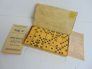 Complete set of Catalin dominoes by Cardinal, in original box, box is 8" by 4.75" by 1"
