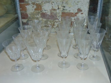 Set crystal stemware, 11 6 2/8" wine glasses & 7 5.5" wine glasses