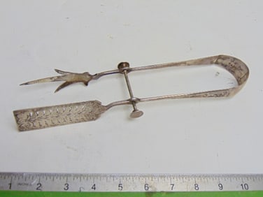 Sterling silver server 10.75" long, 4.5 troy hallmarked