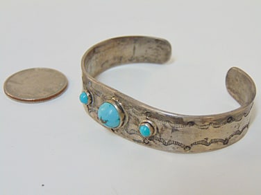 Jewelry. Sterling blue Turquoise Native American Navajo Vintage cuff bracelet, 0.99 troy oz,