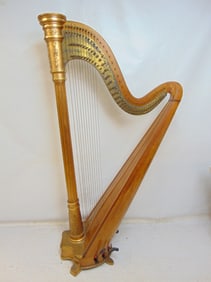 Wurlitzer harp, Starke Model, No 1243, floral decorated sound board, missing strings, comes with box