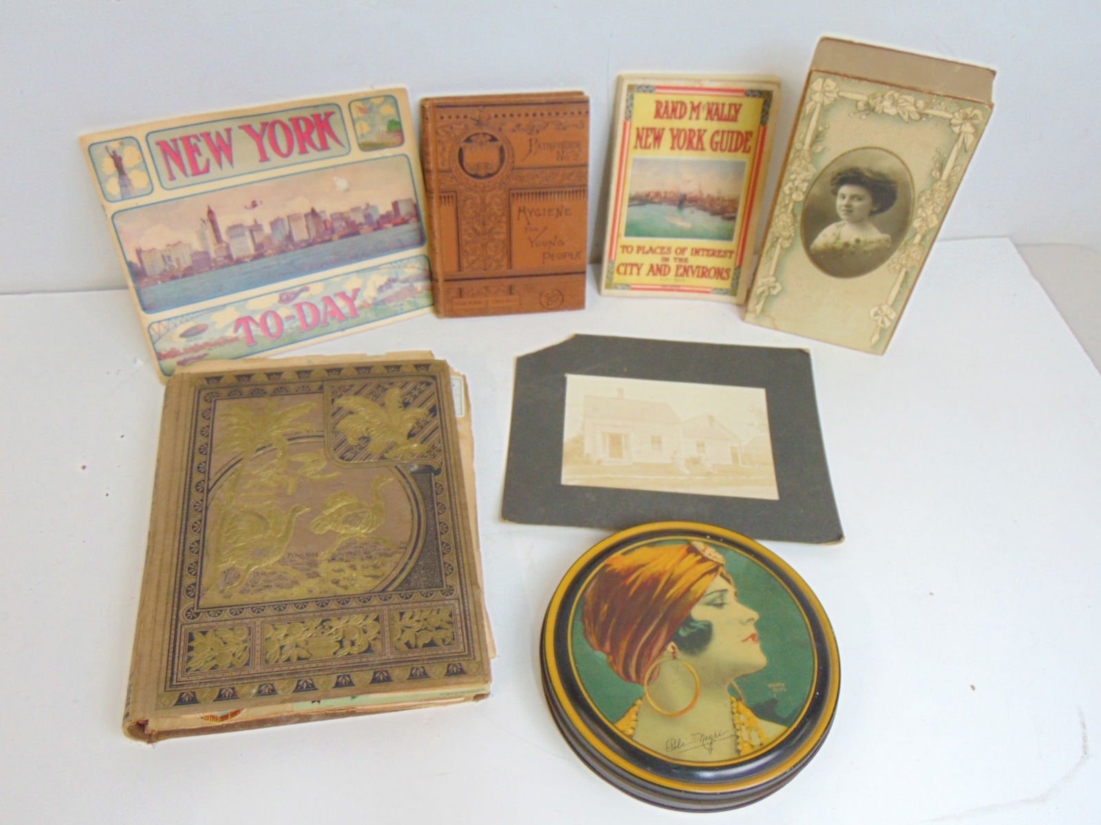 Lot ephemera, New York Guide by Rand McNally, 1924, New York Today, 1912, boxes, photograph, scrapbo (1 of 7)