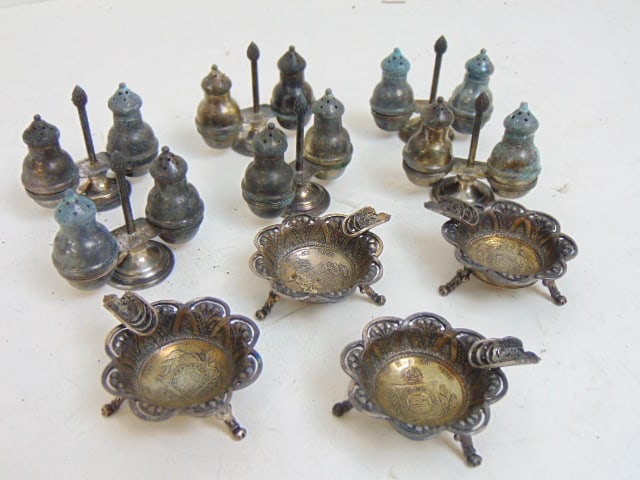 4 small silver coin shaped ashtrays and 6 small salt & pepper shakers in holders, 925 & 900 coin, 10 (1 of 5)