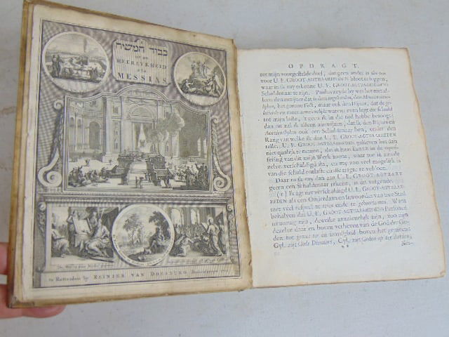 Book, "Heerlijkheid des Messias", Dutch, by Reinier van Doesburg, Rotterdam 1700, biblical, in: Book, "Heerlijkheid des Messias", Dutch, by Reinier van Doesburg, Rotterdam 1700, biblical, in Hebrew & Dutch, illustrated, in vellum binding, spine is partially loose, first few pages, including illu