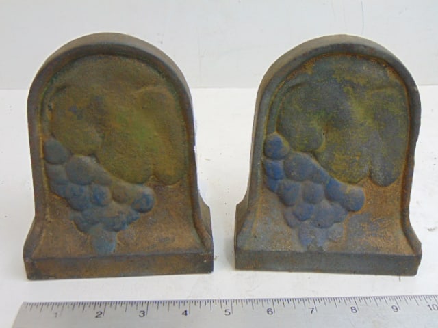 Pair arts & crafts bookends, grape decorated, 4.75" wide, height is 6": Pair arts & crafts bookends, grape decorated, 4.75" wide, height is 6"
