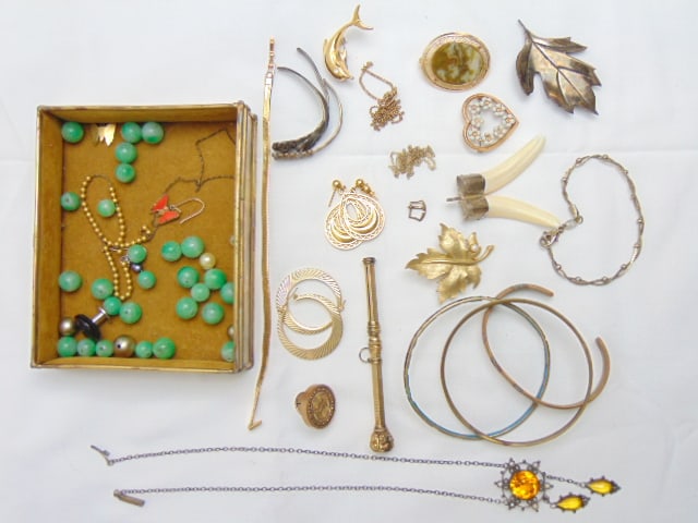 Jewelry. Gold filled & other grouping to include sterling pc & gold filled, some pcs as is see: Jewelry. Gold filled & other grouping to include sterling pc & gold filled, some pcs as is see photos