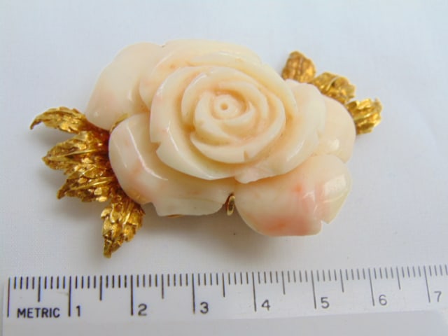 Jewelry. 18kt gold carved coral flower pin, 45 grams, 2 1/2" x 1 1/2", hallmark 18k, large carved (1 of 4)