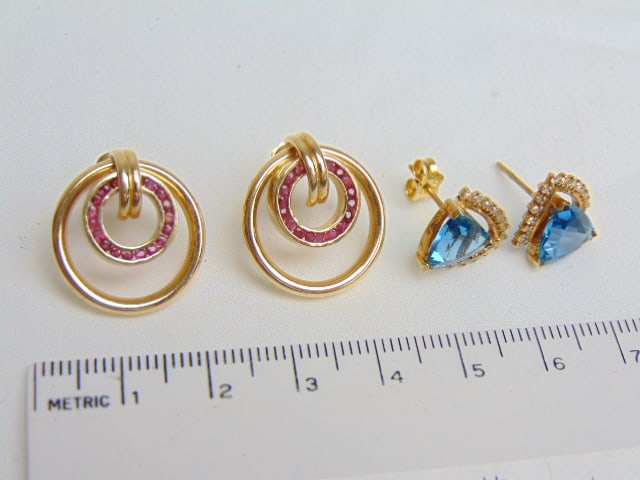 Jewelry. (2) pairs gold earrings blue topaz & ruby (1 of 4)