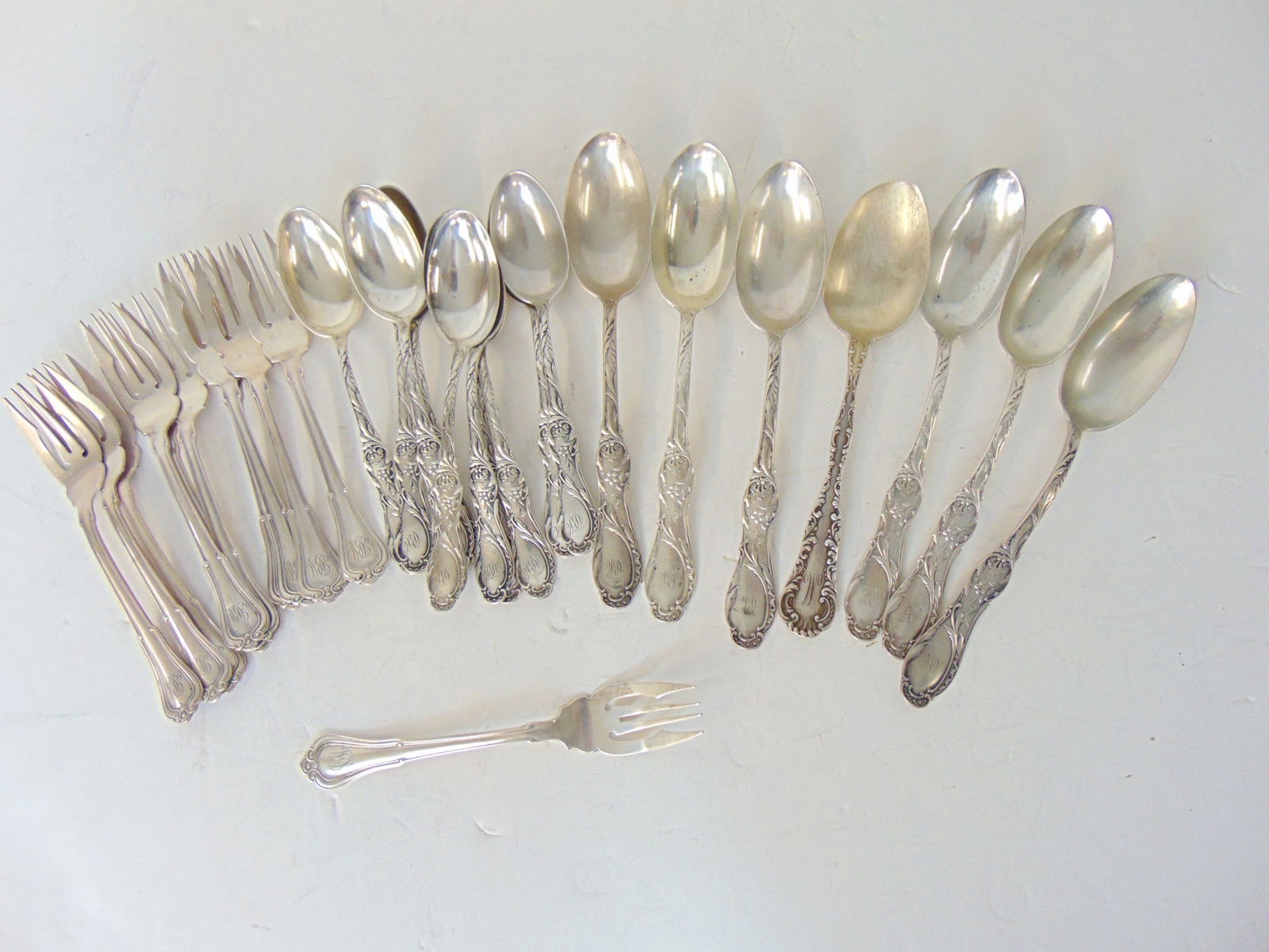 Lot sterling silver flatware, various patterns, 42.5 troy (1 of 4)