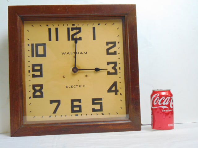 Waltham clock, square case (1 of 2)