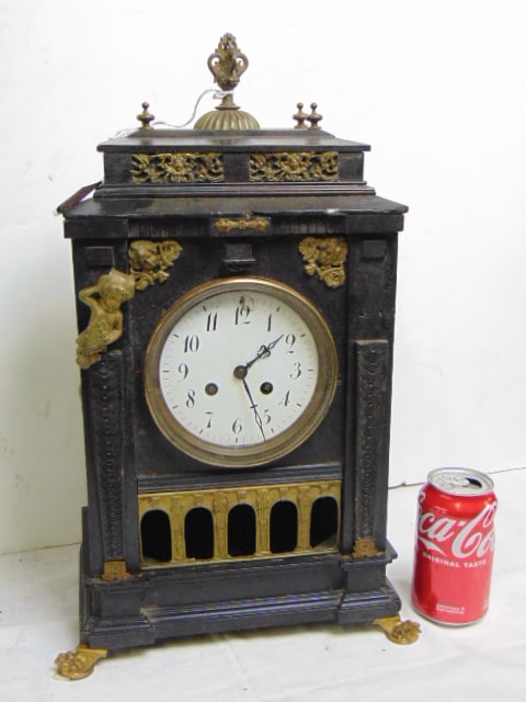 French mantle clock: French mantle clock