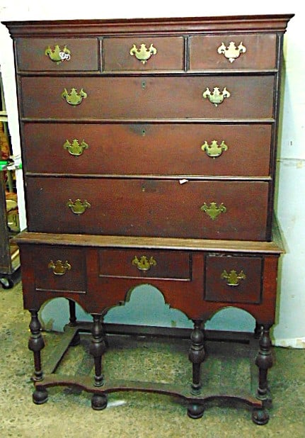 19th century William & Mary style chest on chest: 19th century William & Mary style chest on chest