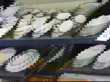 Very large set Richard Ginori porcelain dinnerware