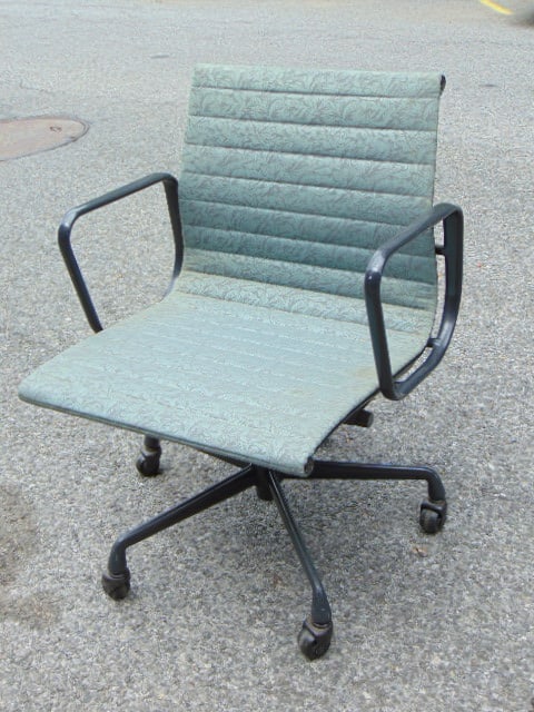 Eames office chair, Herman Miller (1 of 2)