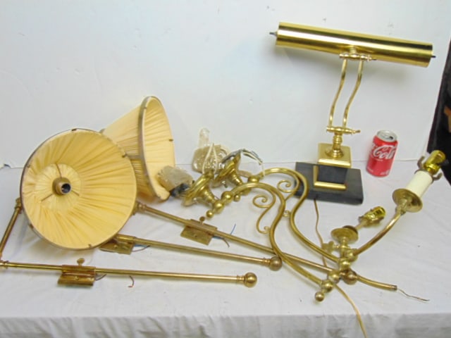 Brass light fixtures/chandeliers: Brass light fixtures/chandeliers