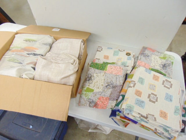 Lot of vintage, mid Century fabric, curtains: Lot of vintage, mid Century fabric, curtains