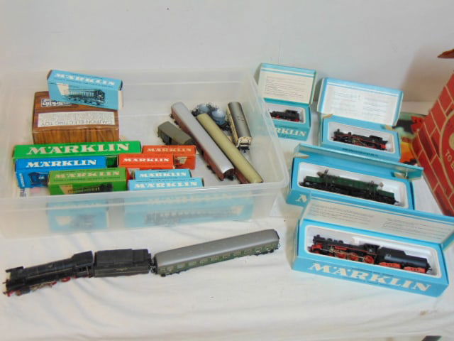 Vintage Marklin train lot in original boxes, 5 locomotives, track, coaches, wagons, etc. all in good (1 of 9)