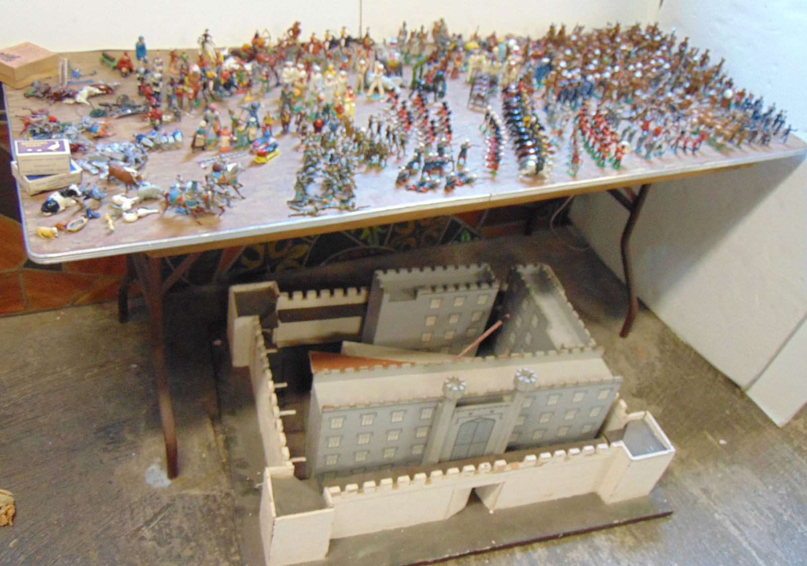 Large lot of various tin soldiers, hundreds of hand painted figurines, various uniforms, also (1 of 15)
