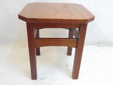 Tabouret stand by L&JG Stickley, original label, arts & crafts stand is 18" by 18", height is 20.25"