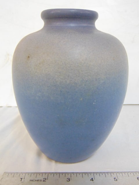 Art pottery vase, North Dakota school of Mines, in blue, good condition, height is 7": Art pottery vase, North Dakota school of Mines, in blue, good condition, height is 7"