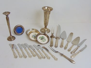 Lot weighted sterling & sterling handled flatware, includes trumpet vase, coasters, frame, more