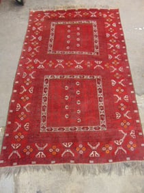 Persian carpet, in red with square center pattern, rug is 7'10" by 5'