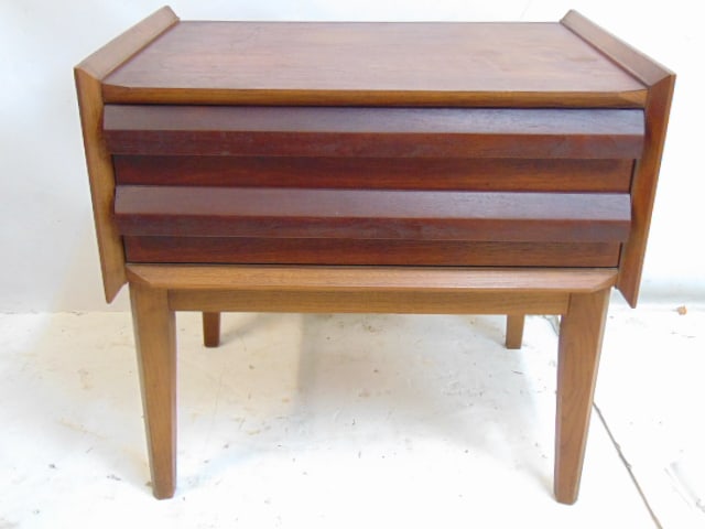 Mid Century single drawer stand by Lane, 24" by 17", height is 22.75" (1 of 4)