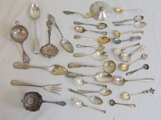 Lot sterling silver spoons, tea strainers & misc. silver, 14.5 troy (1 of 5)