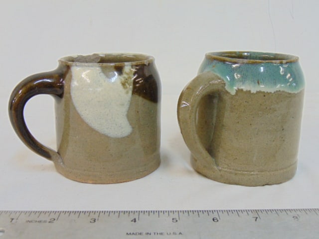 2 Japanese stoneware mugs attributed to Hamada Shoji, unsigned, one has large chip on rim, 3.75" (1 of 4)