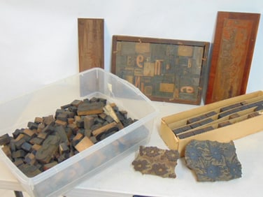 Large lot various printing blocks & plates, includes numbers, letters, different sizes, plates &