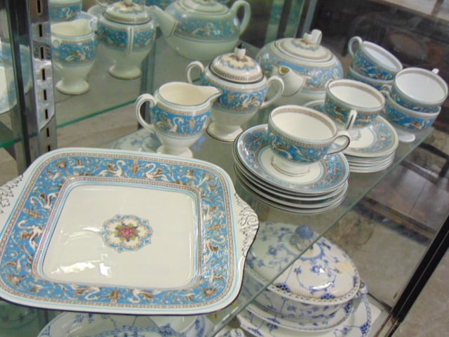 Set of Florentine Wedgwood set.: Set of Florentine Wedgwood set.