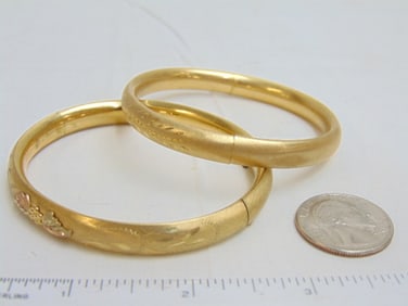 Jewelry. (2) Victorian Gold Filled bangles, hallmark 1/20-14kt & 1/20-10kt, 20.85 grams for both GF